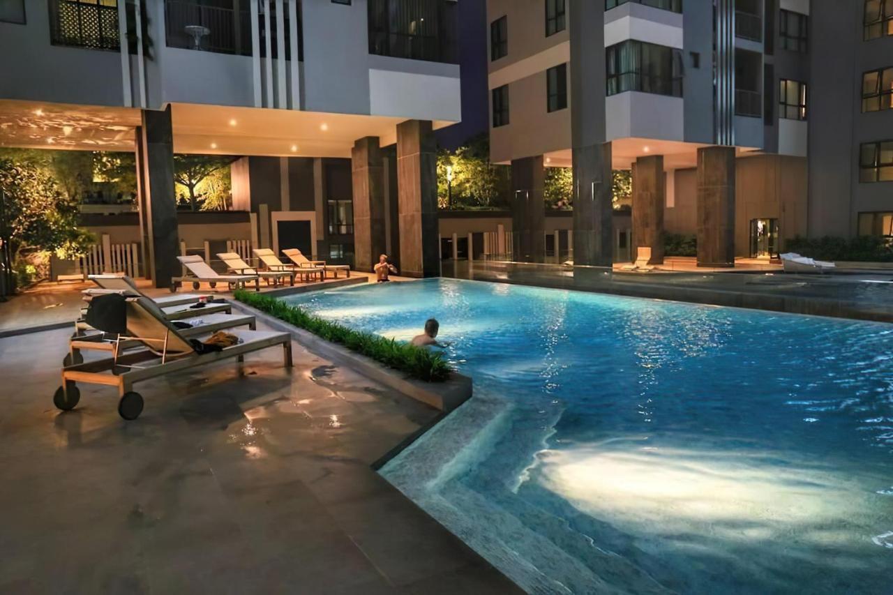 Great Location With Infinity Pool - Central Pattaya Apartman Kültér fotó