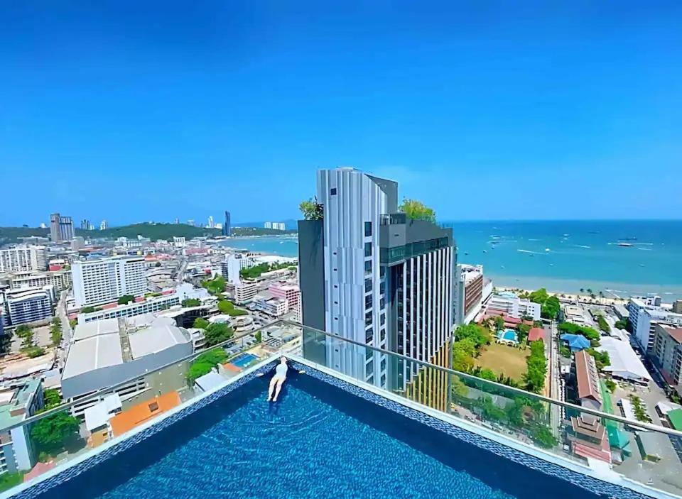 Great Location With Infinity Pool - Central Pattaya Apartman Kültér fotó