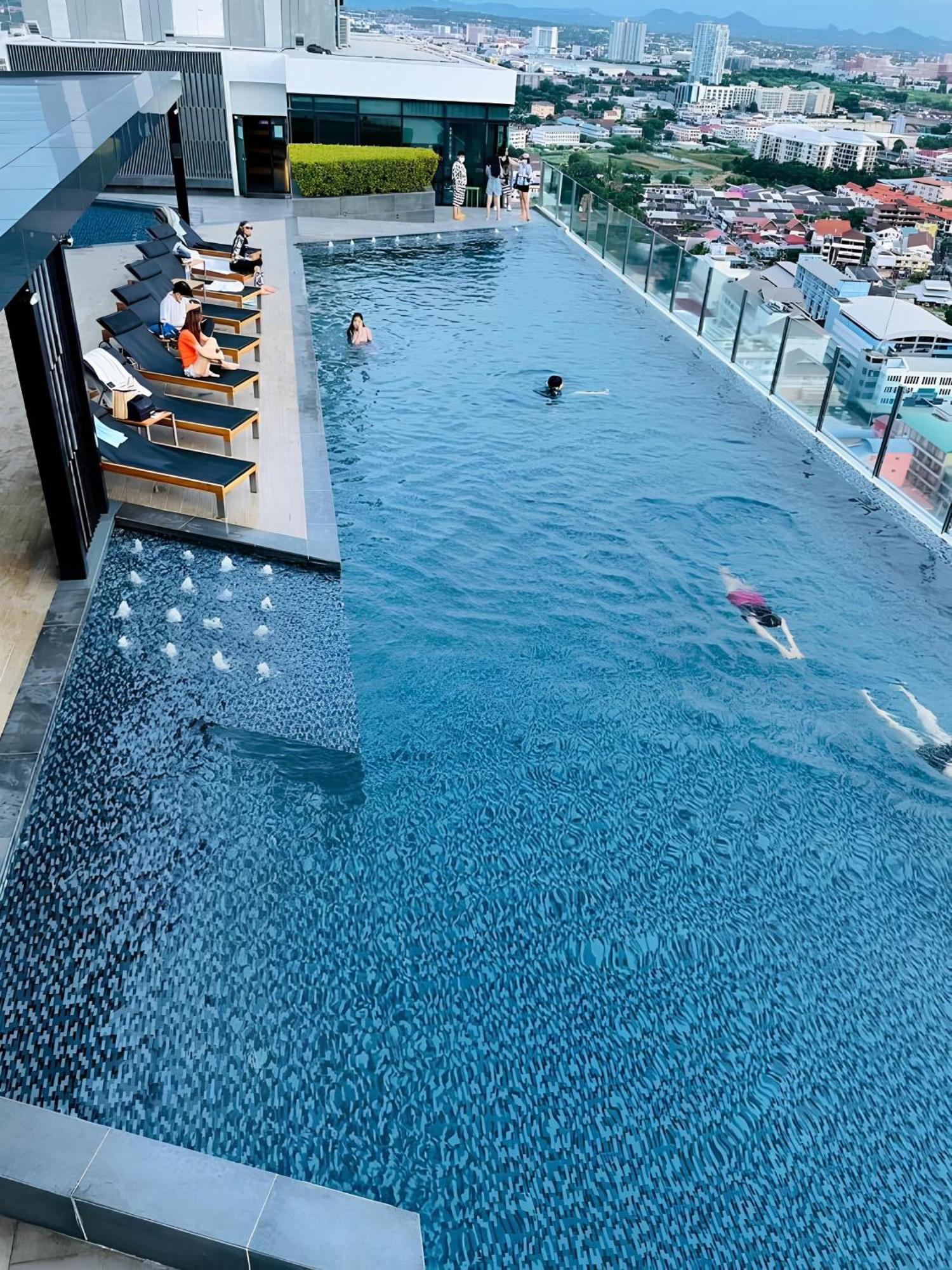 Great Location With Infinity Pool - Central Pattaya Apartman Kültér fotó